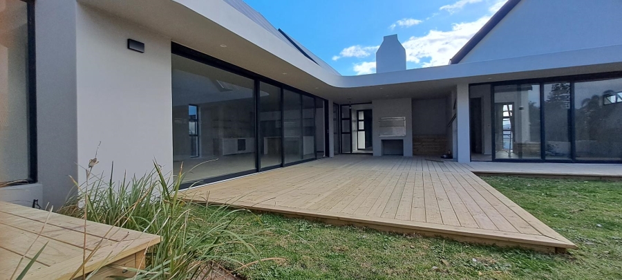 4 Bedroom Property for Sale in Baron View Western Cape